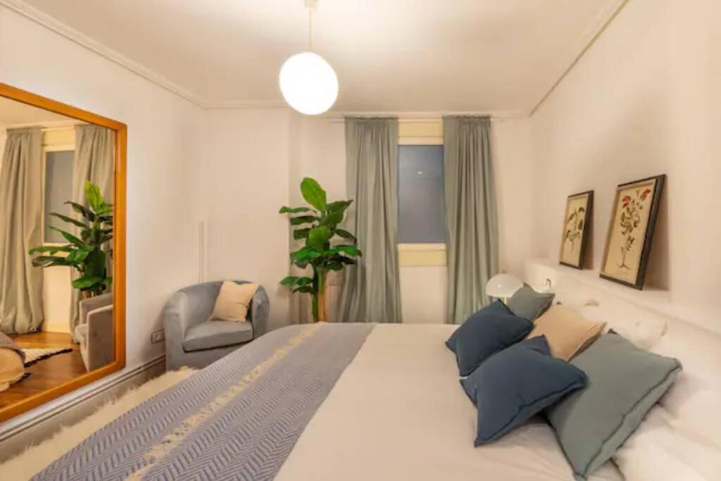 Exclusivo Apartamento En El Casco Viejo Бильбао Экстерьер фото