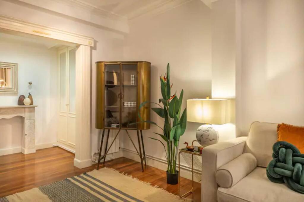 Exclusivo Apartamento En El Casco Viejo Бильбао Экстерьер фото